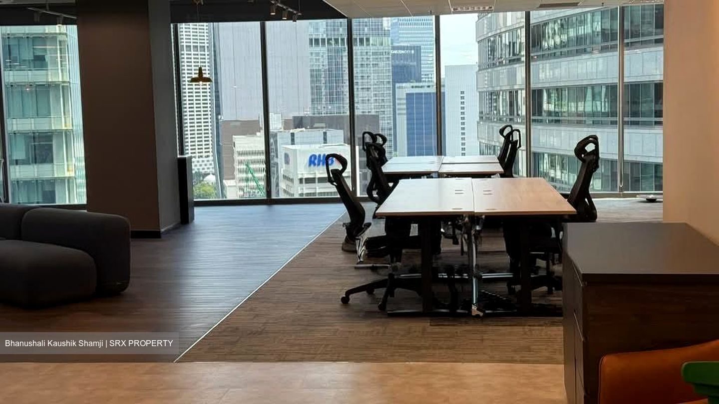 PLUS (D1), Office #566793601